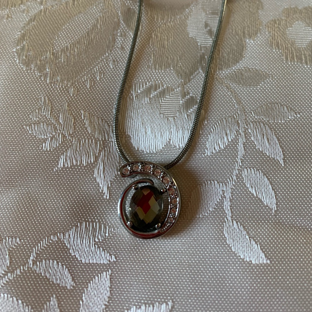 💎💎Dark grey Lia Sophia Necklace💎💎
